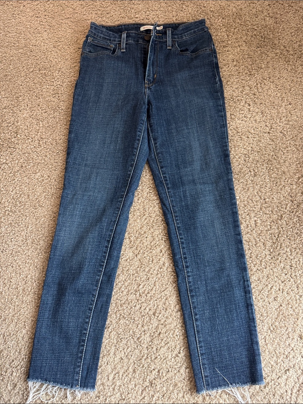 Classic Women's Dark Blue Straight Jeans - Levi’s 721 high rise straight